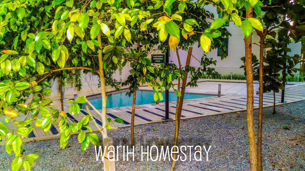 Warih Homestay Seri Kembangan Exterior photo