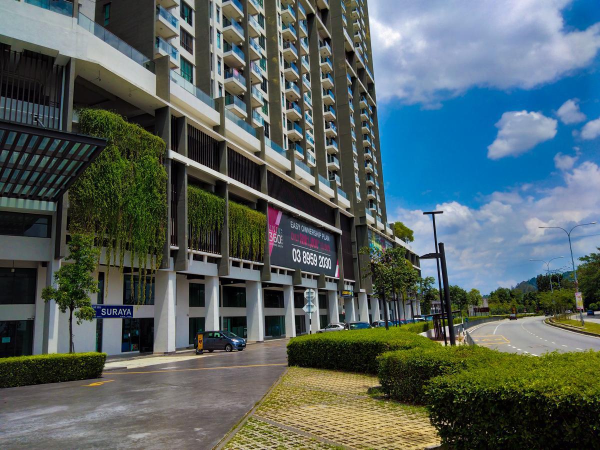 Warih Homestay Seri Kembangan Exterior photo